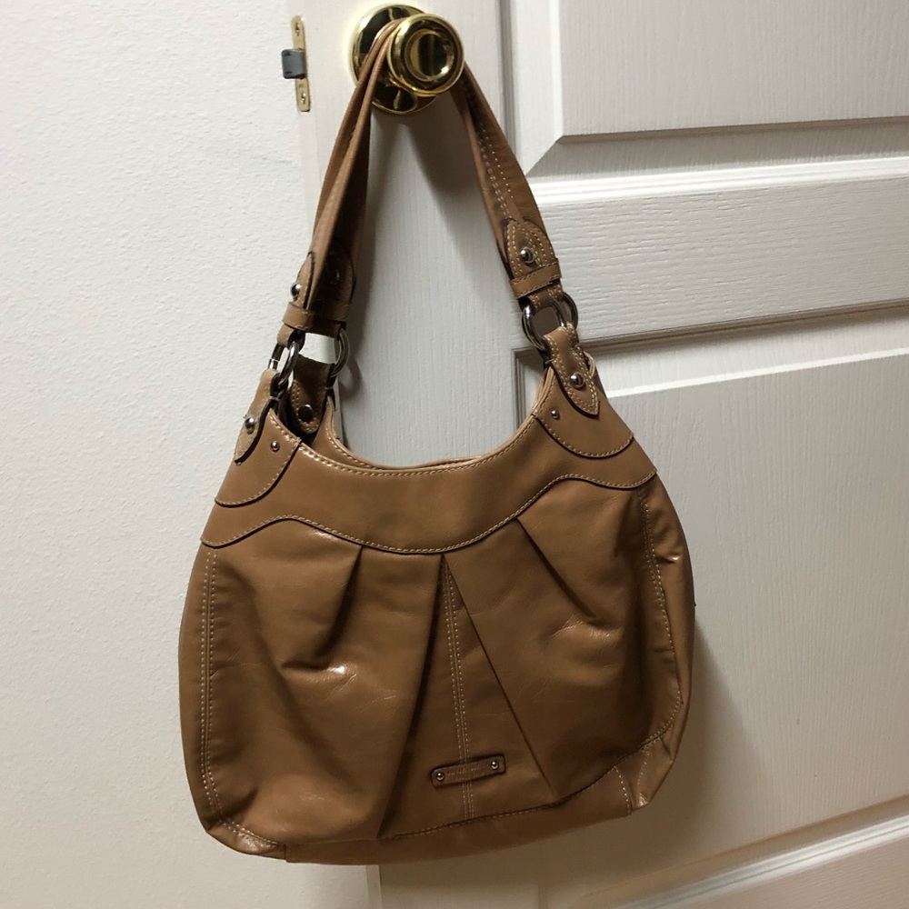 Nine West Bag, Camel, center zip, almost new